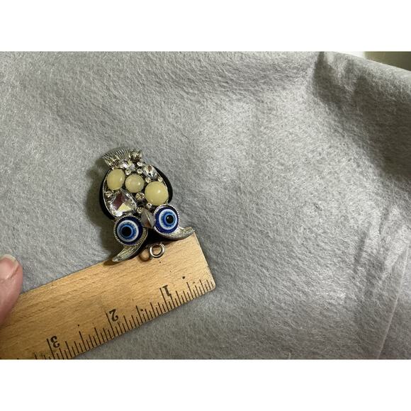 Owl Silver Tone 3D Pendant With Rhinestones Detailed - Picture 5 of 5